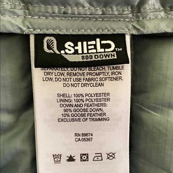 Men’s down jacket by Mountain Hardwear - Picture 10 of 10